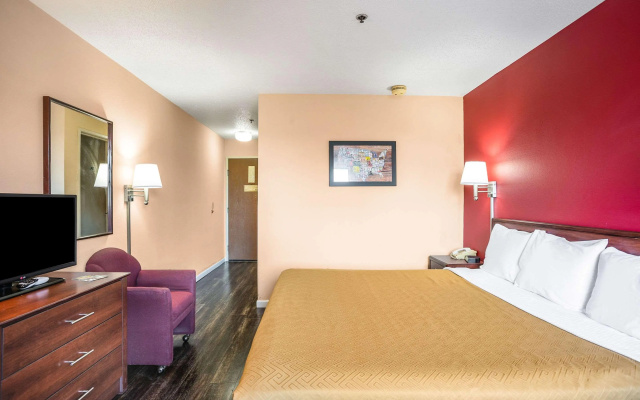 photo 3 of Econo Lodge Princeton