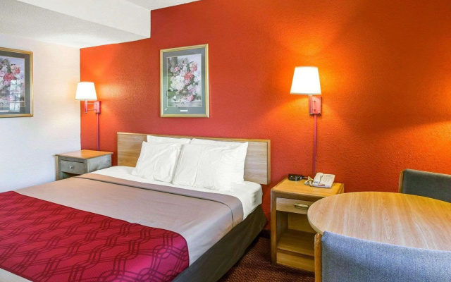 photo 3 of Econo Lodge Jonesboro - Atlanta South