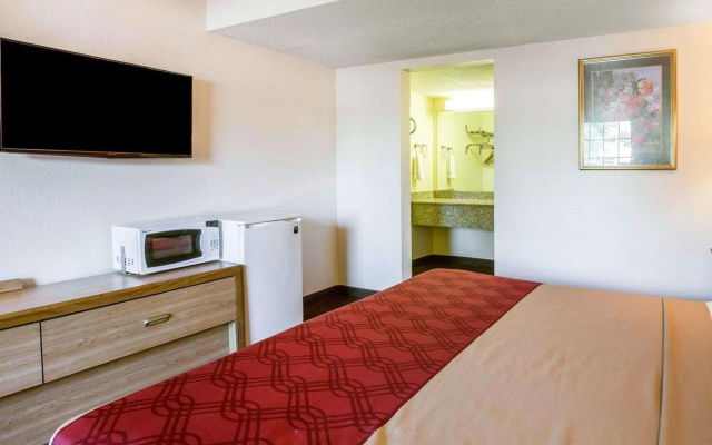 photo 4 of Econo Lodge Jonesboro - Atlanta South
