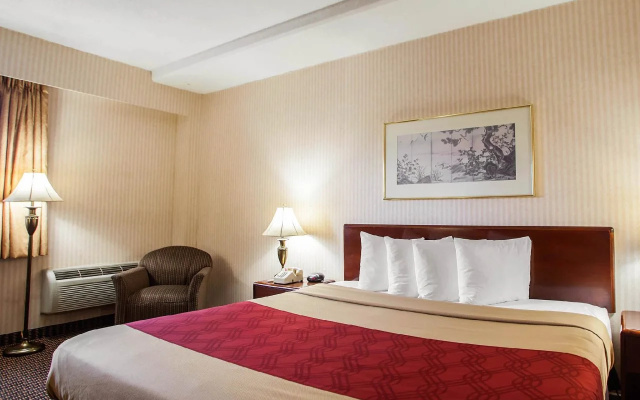 photo 5 of Econo Lodge