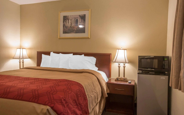 photo 2 of Econo Lodge