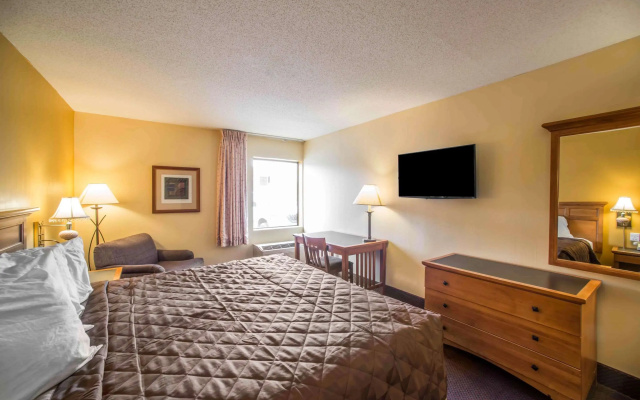 photo 2 of Econo Lodge