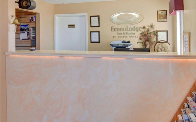 photo 2 of Super 8 by Wyndham Decatur Texas