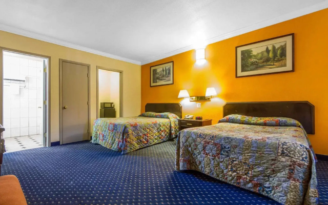 photo 4 of Econo Lodge Fairfield