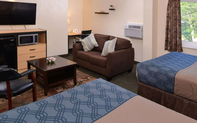 photo 5 of Econo Lodge Rochester I-90 & I-390