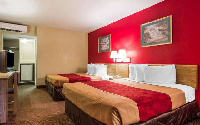 photo 5 of Econo Lodge Atlanta College Park
