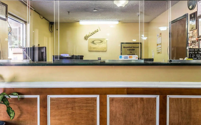 photo 2 of Econo Lodge Decatur - Atlanta East
