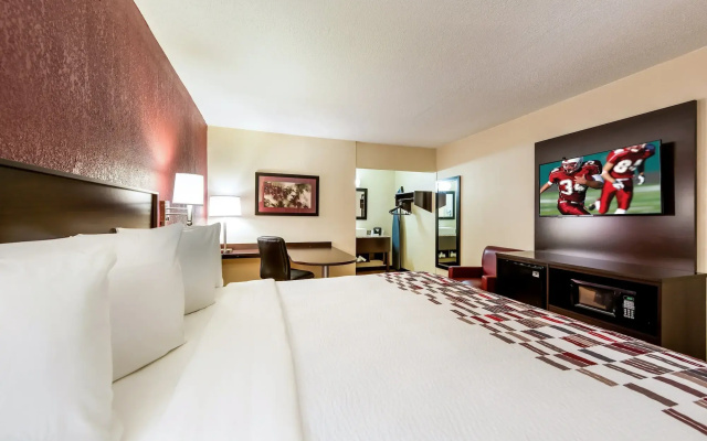 photo 3 of Red Roof Inn Marion, IN