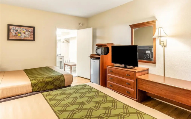 photo 5 of Econo Lodge Atlanta Virginia Avenue