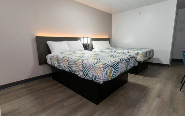 photo 3 of Motel 6 Cincinnati, OH