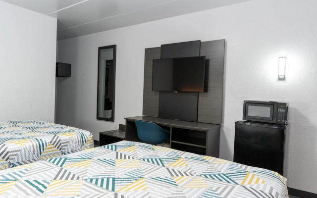 photo 4 of Motel 6 Cincinnati, OH