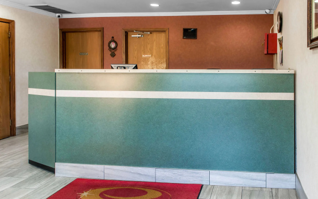 photo 2 of Econo Lodge Lexington Southeast