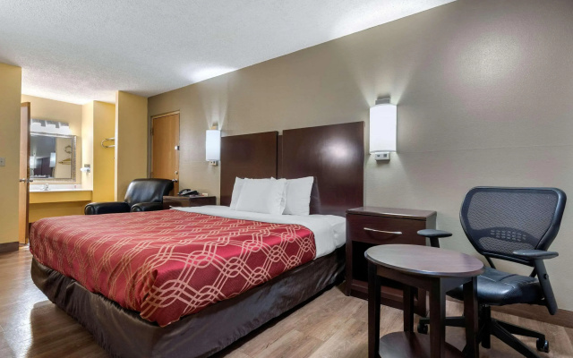 photo 4 of Econo Lodge Lexington Southeast