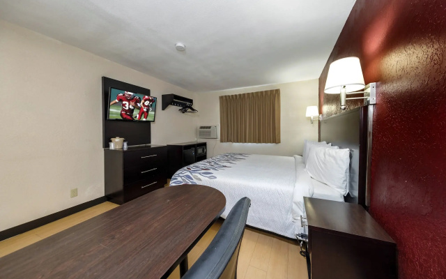photo 2 of Econo Lodge