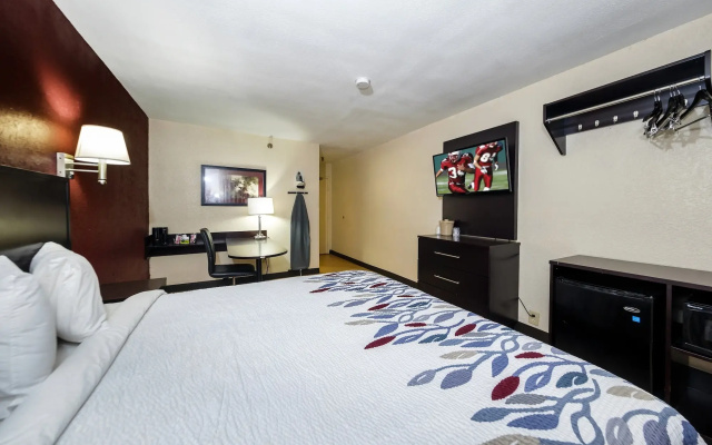 photo 5 of Econo Lodge