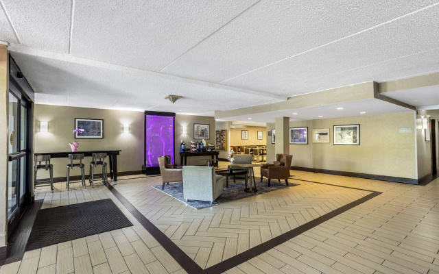 photo 2 of Best Western Harrisburg North Hotel