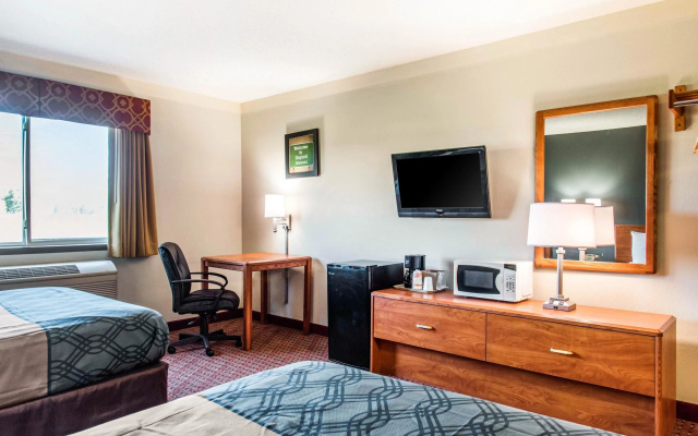 photo 2 of Travelers Lodge & Suites