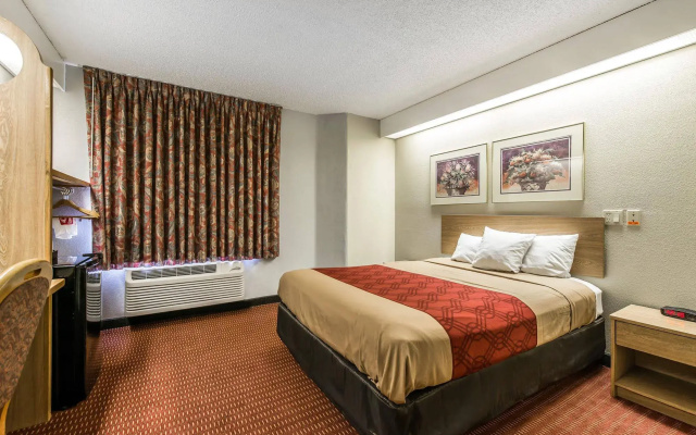 photo 4 of Econo Lodge Thornton - Denver North