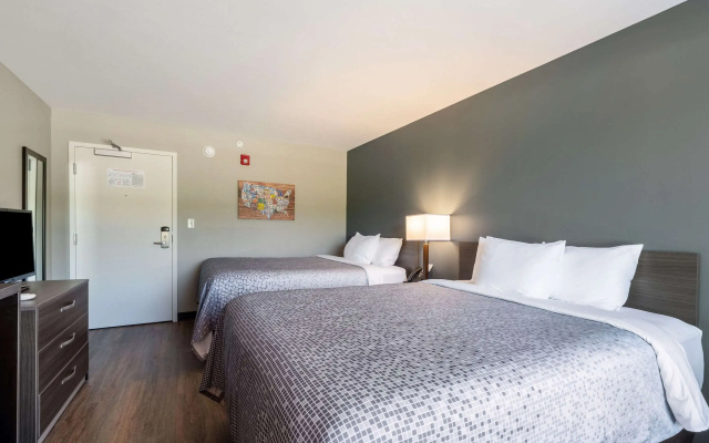 photo 3 of Econo Lodge