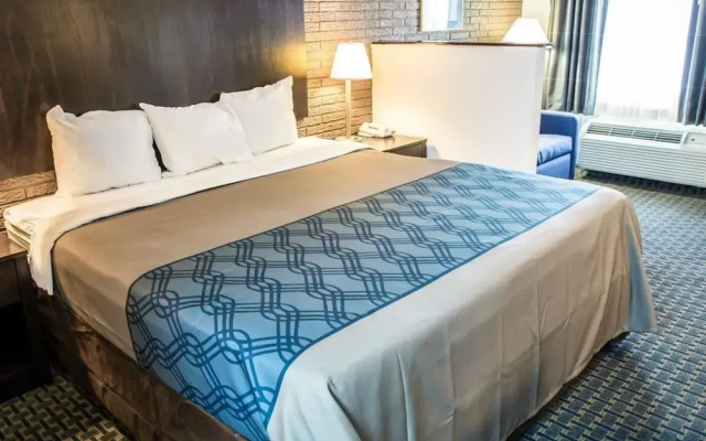 photo 4 of Rodeway Inn & Suites Wilmington North