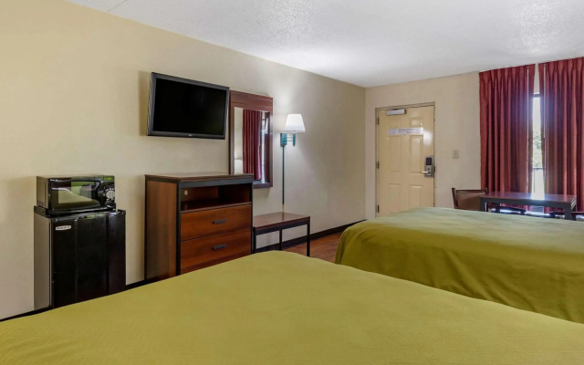 photo 5 of Econo Lodge Fayetteville I-95