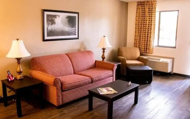 photo 3 of Econo Lodge