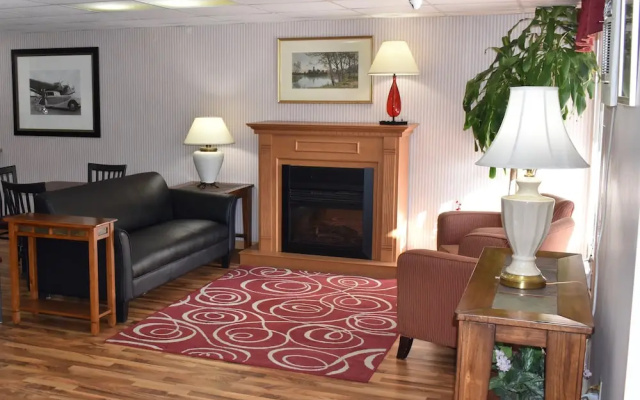 photo 2 of Econo Lodge