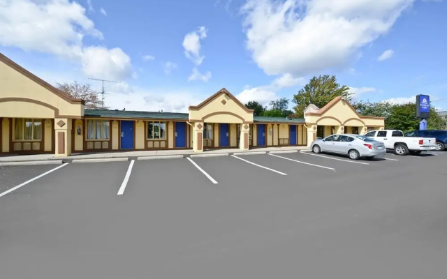 photo 5 of Econo Lodge