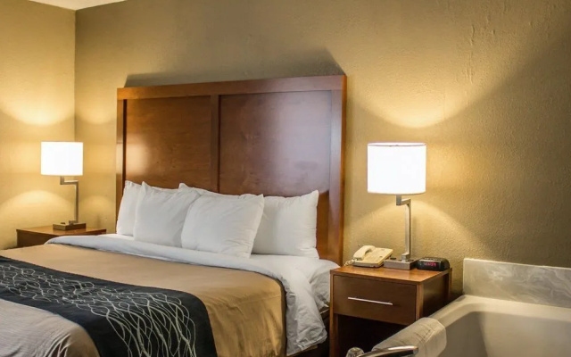photo 3 of Econo Lodge