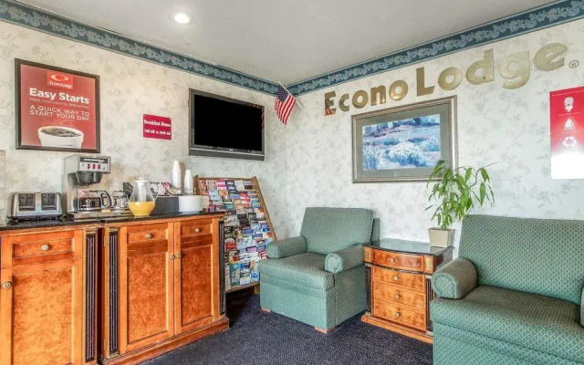 photo 2 of Econo Lodge Castro Valley I-580