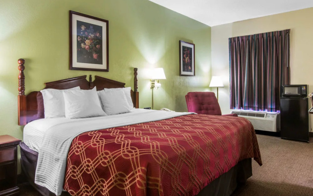 photo 3 of Econo Lodge