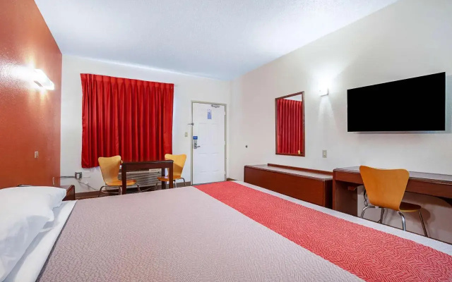 photo 5 of Econo Lodge Covington