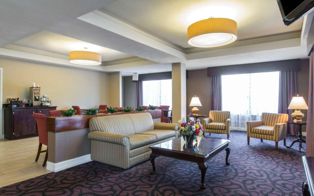 photo 4 of Econo Lodge