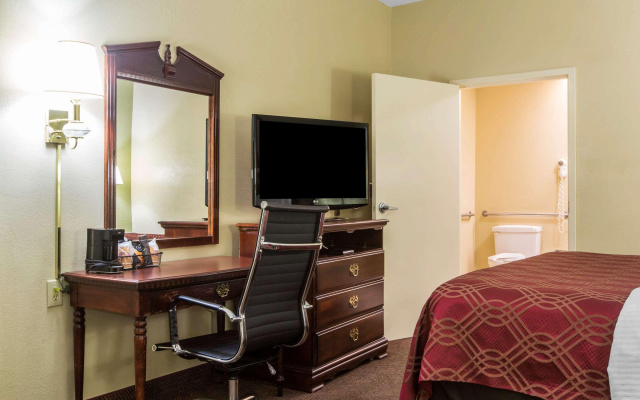 photo 5 of Econo Lodge