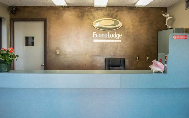 photo 2 of Econo Lodge