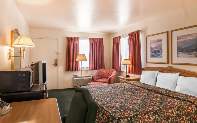 photo 2 of Ashland Valley Inn