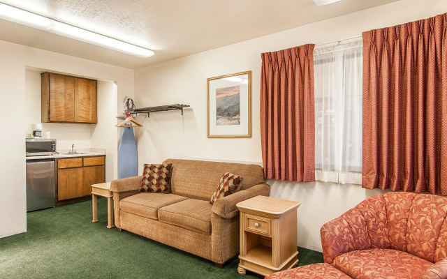 photo 5 of Ashland Valley Inn