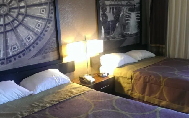 photo 2 of Econo Lodge