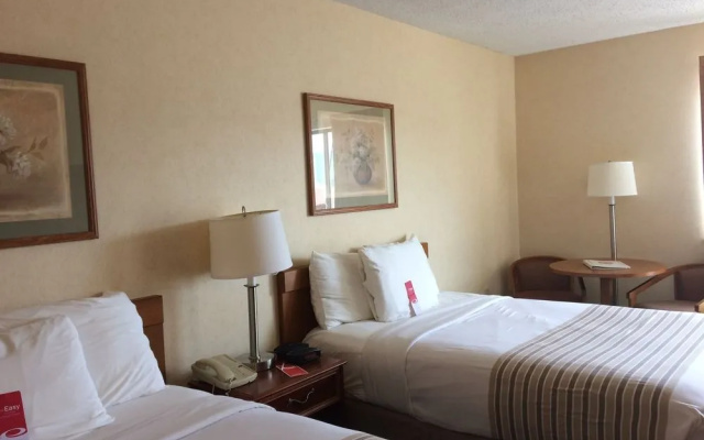 photo 4 of Econo Lodge