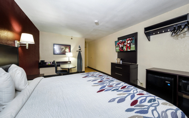 photo 5 of Red Roof Inn Jacksonville - Cruise Port