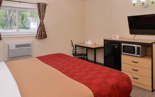 photo 4 of Econo Lodge
