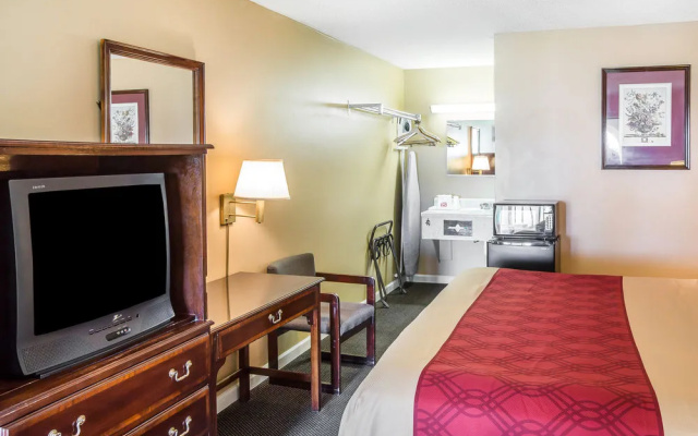 photo 4 of Econo Lodge