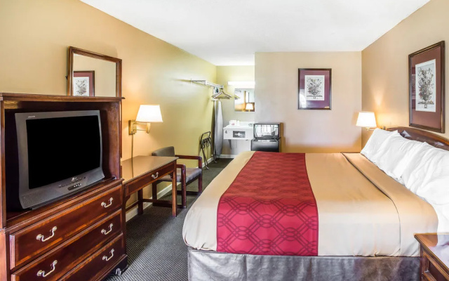 photo 5 of Econo Lodge