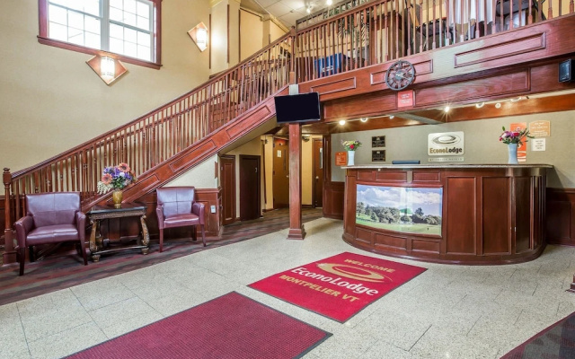 photo 2 of Econo Lodge