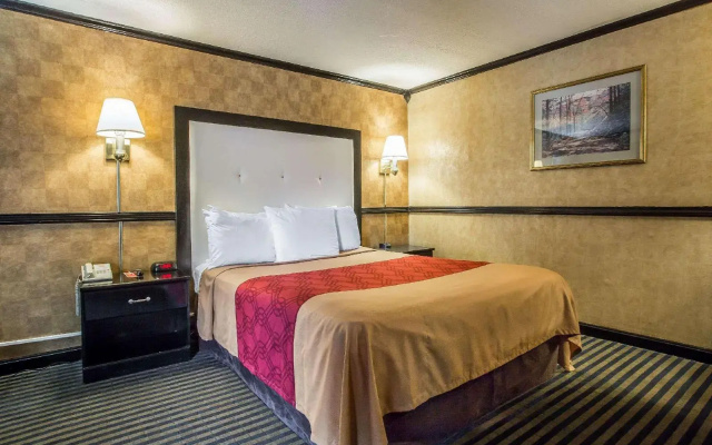 photo 5 of Econo Lodge