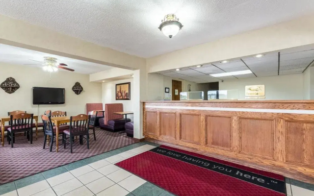 photo 2 of Econo Lodge