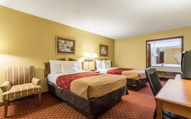 photo 3 of Econo Lodge