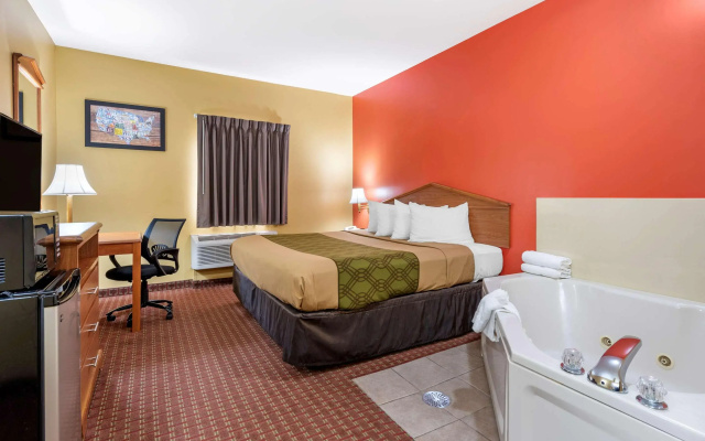 photo 4 of Econo Lodge Louisville Airport