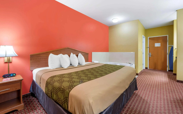 photo 5 of Econo Lodge Louisville Airport