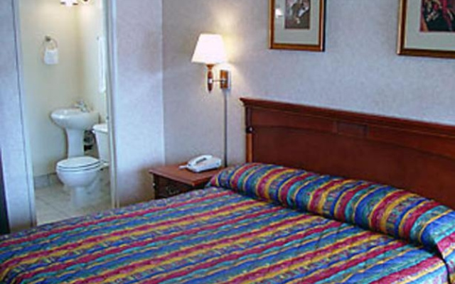 photo 3 of The Moment Hotel